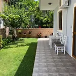 Konukevi Mandi's