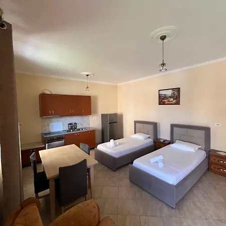 Mandi's Гостевой дом Ксамил