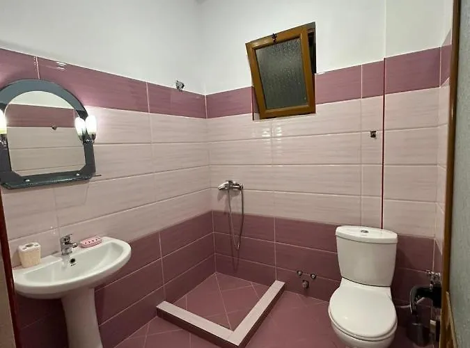 Mandi's Pensión 3*