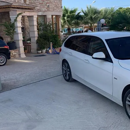 Mandi's Ksamil