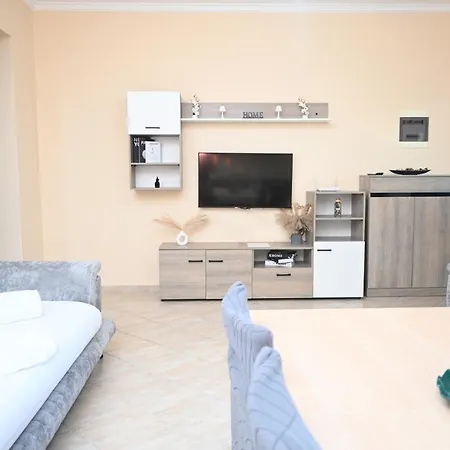 Mandi's 3* Ksamil