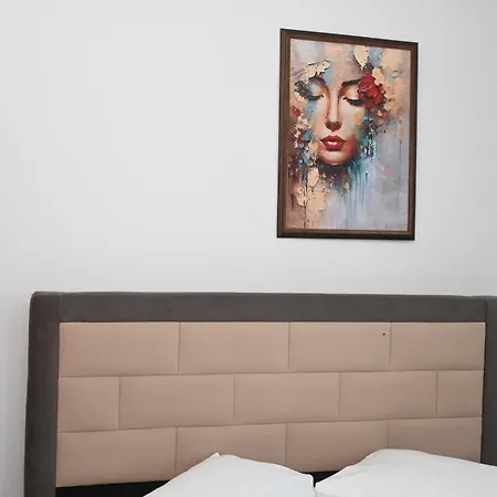 Guest house Mandi's 3*