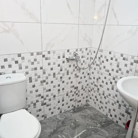 Mandi's Guest house Ksamil